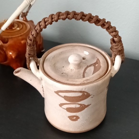 Mini Teapots from Japan Collectibles - Picture 15 of 17